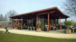Nieuwbouw Clubgebouw Bar Golfclub Riel Geldrop. Architectonisch Bouwkundig Ontwerp Architectenbureau VLDP architecten Eindhoven.