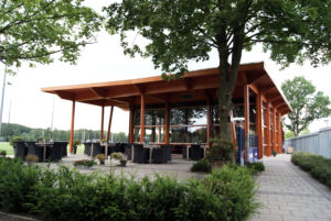 Nieuwbouw Clubgebouw Bar Golfclub Riel Geldrop. Architectonisch Bouwkundig Ontwerp Architectenbureau VLDP architecten Eindhoven.